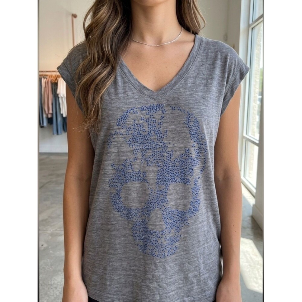 Rock & Republic Gray Sleeveless Top With Blue Studded Skull. Large